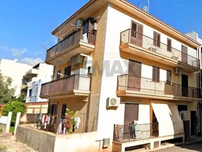 Appartamento con 5 locali in vendita in Via Magenta Angolo Via Pertini, Pozzallo