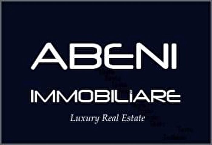 Casa con 12 locali in affitto in Via Alessandro Volta, Padenghe Sul Garda