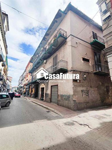 Appartamento quadrilocale in vendita in Napoli