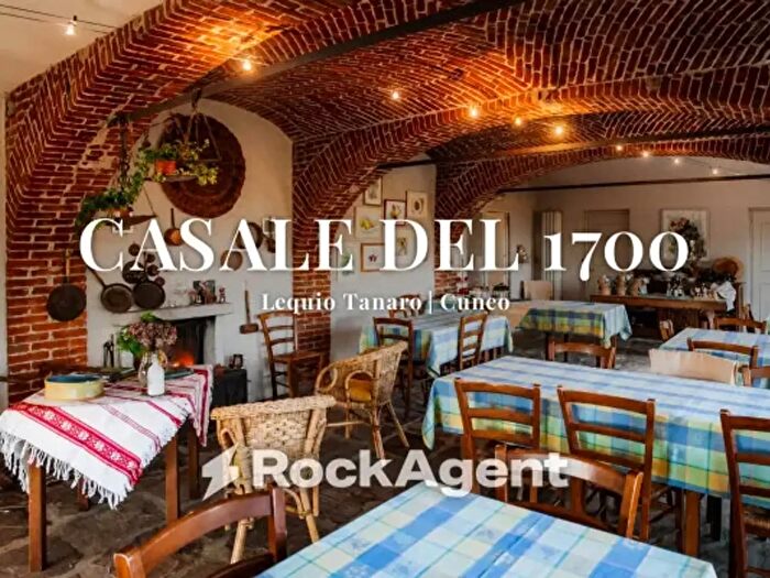 Casa con 6 locali in vendita in Dogliani