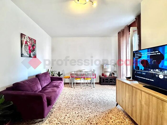 Appartamento trilocale in vendita in Via Monviso, Arona