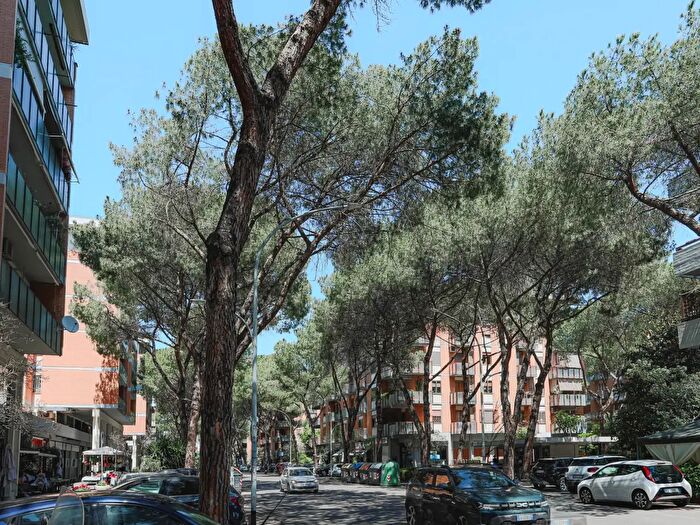 Appartamento con 5 locali in vendita in Via Alessio Baldovinetti, Roma