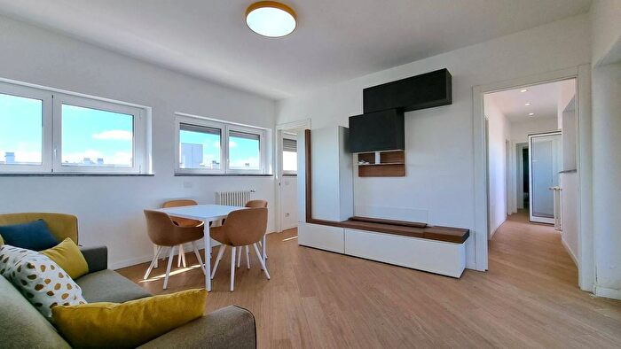 Appartamento trilocale in vendita in Via Paolo Barison Roma, Roma