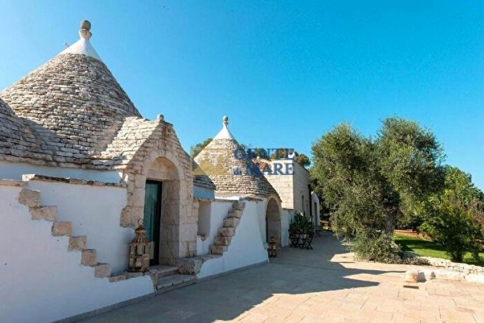 Casa con 15 locali in vendita in Ceglie Messapica