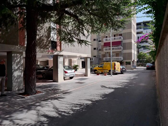 Appartamento con 5 locali in vendita in Corso Alcide De Gasperi, Bari