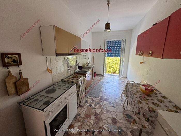 Casa trilocale in affitto in Altavilla Milicia