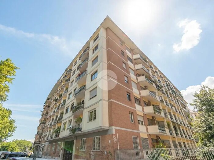 Appartamento trilocale in vendita in Lungotevere Thaon di Revel, Roma