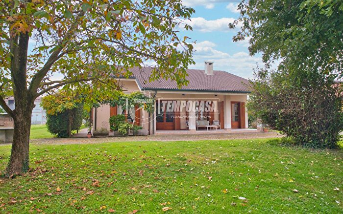 Casa con 6 locali in vendita in Olcenengo