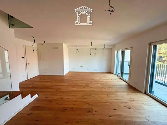 Appartamento con 6 locali in vendita in Via Damiano Chiesa, Trieste