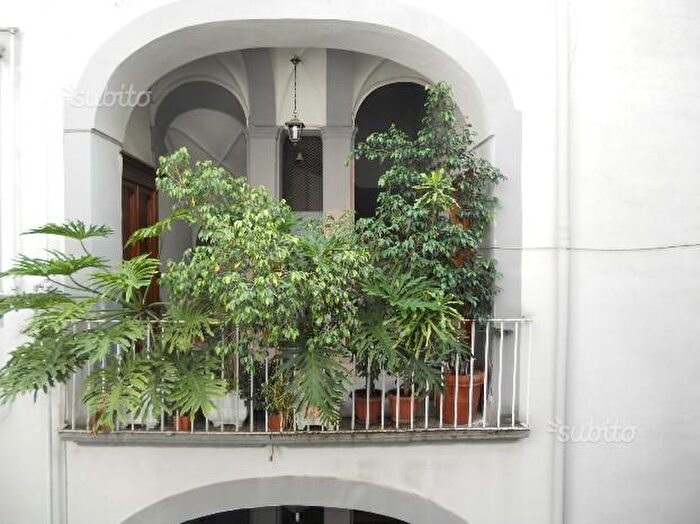 Appartamento bilocale in affitto in Piazza Dante, Napoli