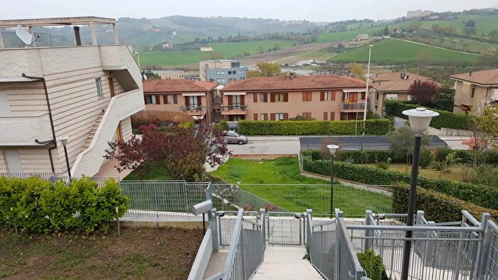 Appartamento trilocale in vendita in Ancona Zona Brecce Bianche, Ancona