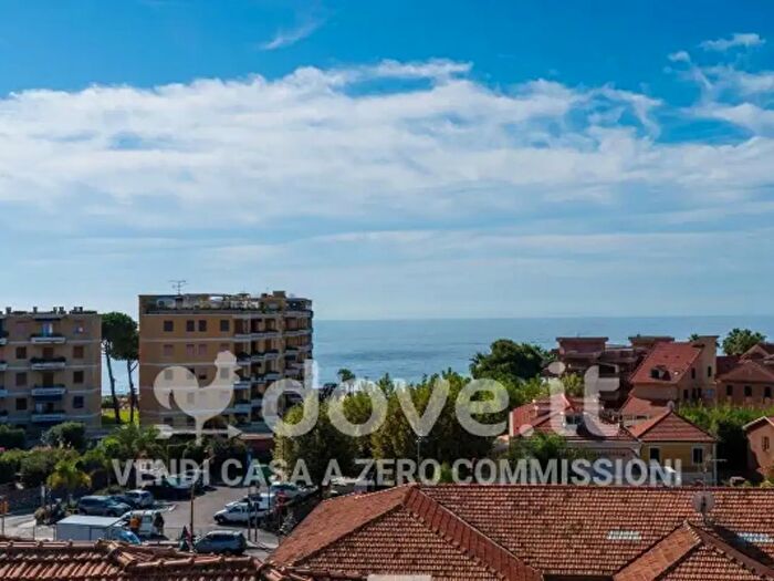 Appartamento quadrilocale in vendita in Via Vignasse, San Lorenzo Al Mare