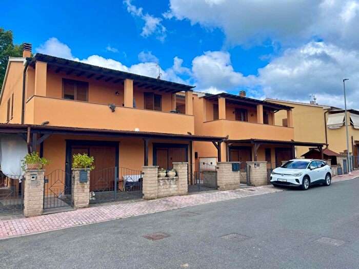 Casa quadrilocale in vendita in Via dei Forni Suvereto, Suvereto