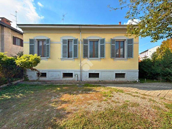 Casa trilocale in vendita in Via Carengo, Cappuccini, Vercelli