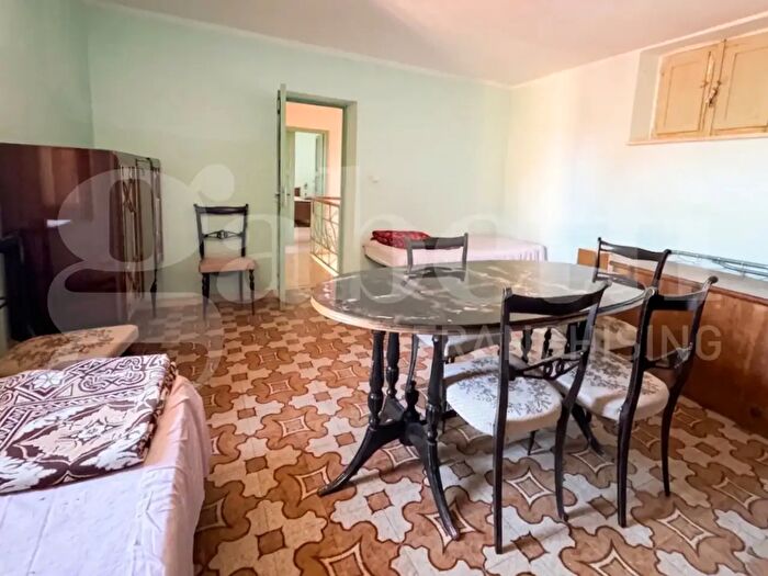 Casa quadrilocale in vendita in Via Regina Margherita, Capistrello