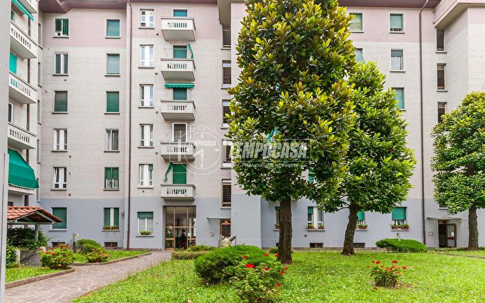 Appartamento bilocale in vendita in Viale delle Rimembranze di Greco d, Milano