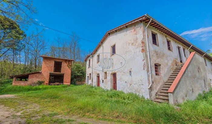 Casa con 13 locali in vendita in Via Borro della Madonna, San Giovanni Valdarno