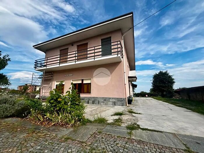 Appartamento trilocale in affitto in Via Bornenghi, Rivara