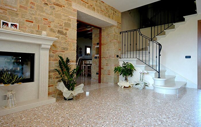 Casa con 7 locali in vendita in Via Tiziano Vecellio, Padova