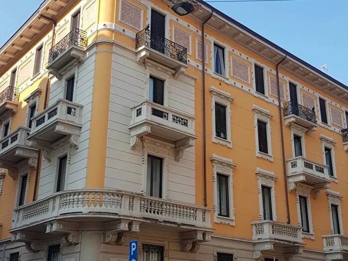 Appartamento bilocale in affitto in Via Spartaco, Milano