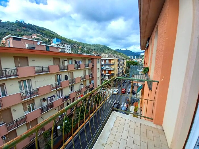 Appartamento con 7 locali in vendita in Recco