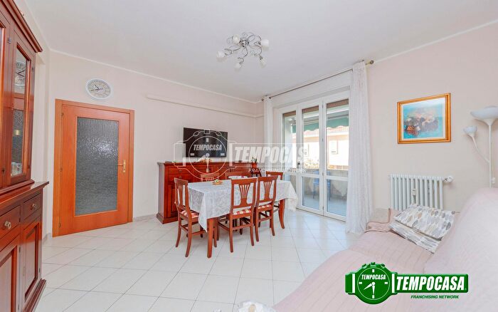 Appartamento trilocale in vendita in Via Fratelli Rosselli, Lacchiarella