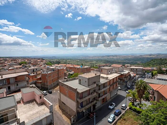 Appartamento quadrilocale in vendita in Via Pistoia, Biancavilla