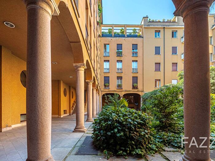 Appartamento bilocale in affitto in Via San Maurilio, Carrobbio, Milano