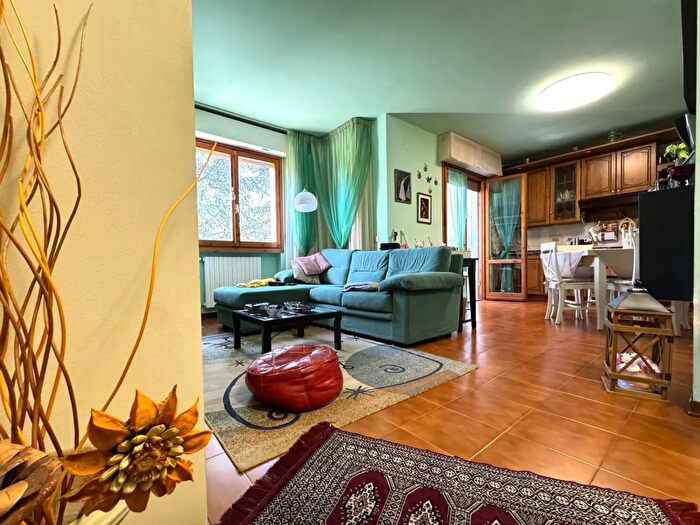 Appartamento quadrilocale in vendita in Via del Bisenzio, Vernio