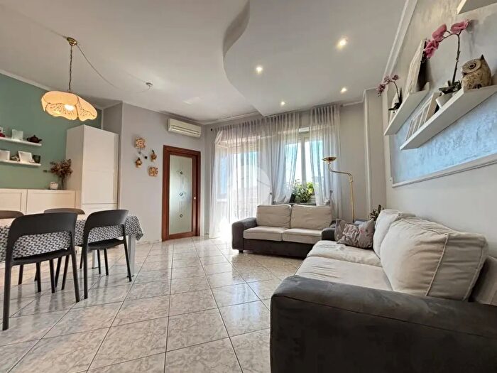 Appartamento quadrilocale in vendita in Via Conte di Roccavione, Torino