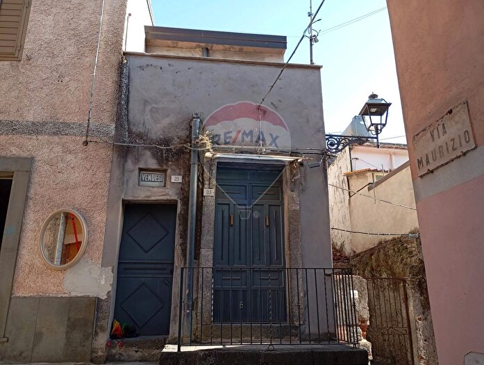 Casa con 5 locali in vendita in Via Biondi, Maletto