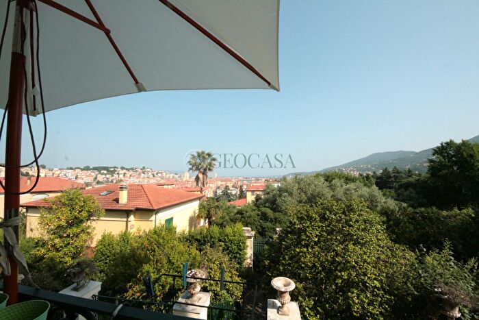 Appartamento con 7 locali in vendita in La Spezia