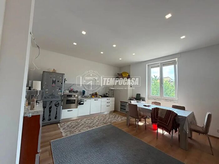 Appartamento trilocale in vendita in Via Antonio Rosmini, Vigevano