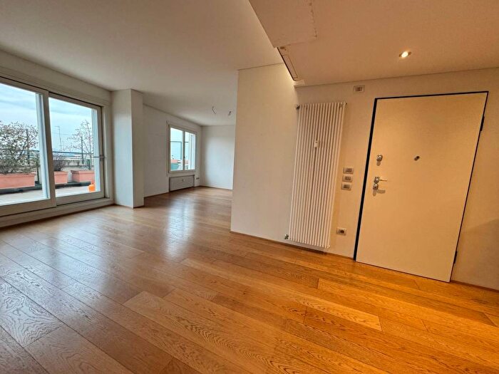 Casa quadrilocale in affitto in Riviera Albertino Mussato, Savonarola Ponte Molino, Padova