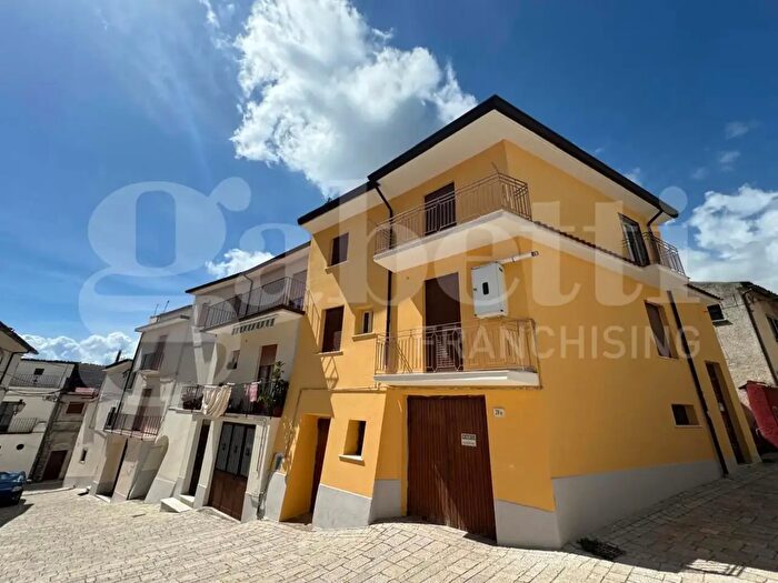 Casa quadrilocale in vendita in Via Gabriele Cittadino Snc, Castello Del Matese