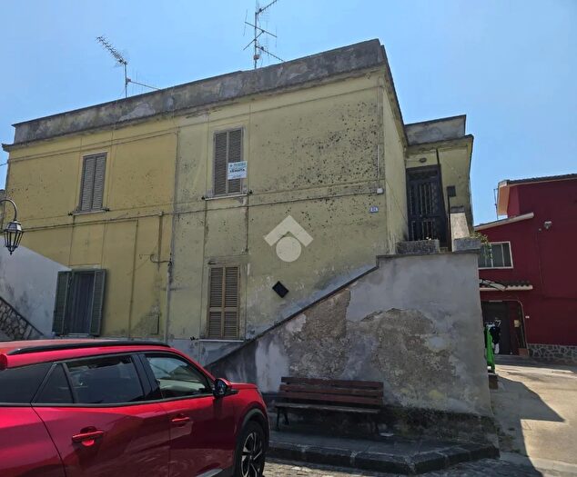 Appartamento bilocale in vendita in Piazza Martiri di Monte Lungo, Mignano Monte Lungo