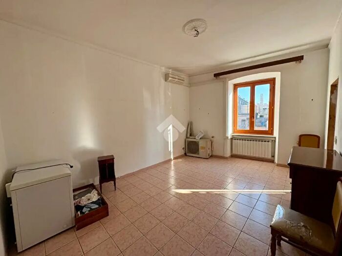 Appartamento quadrilocale in vendita in Via Umberto Bertolotti, Genova