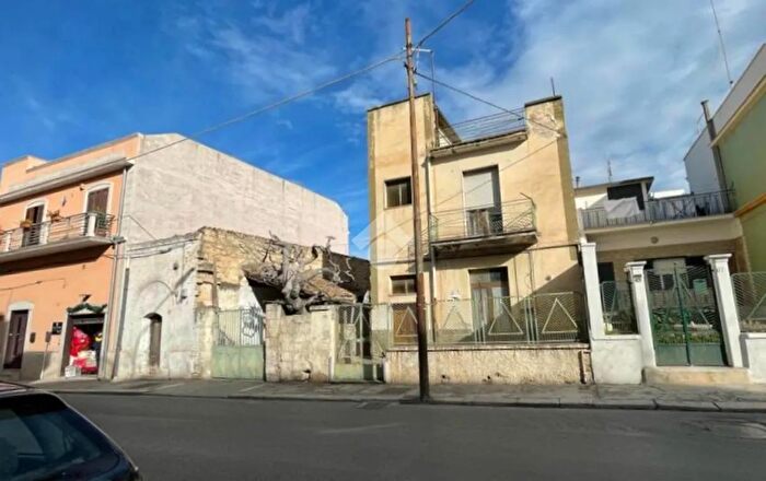Casa con 7 locali in vendita in Via Corsica, Canosa Di Puglia