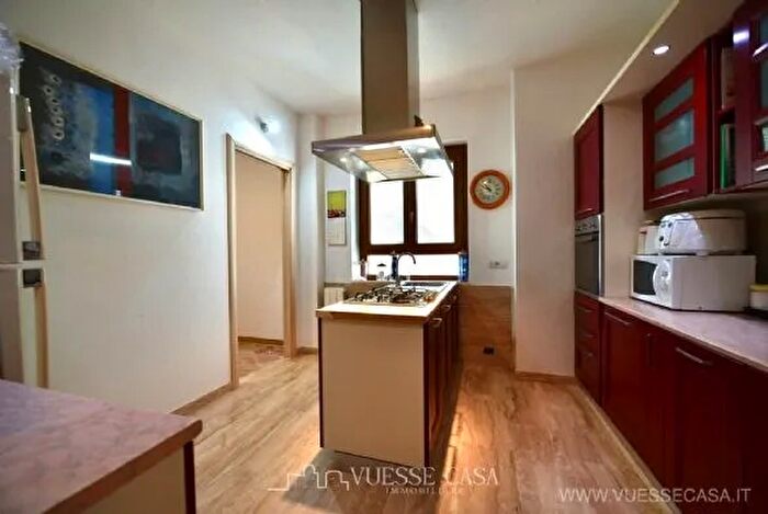 Appartamento con 7 locali in vendita in Via Catte Nuoro, Nuoro