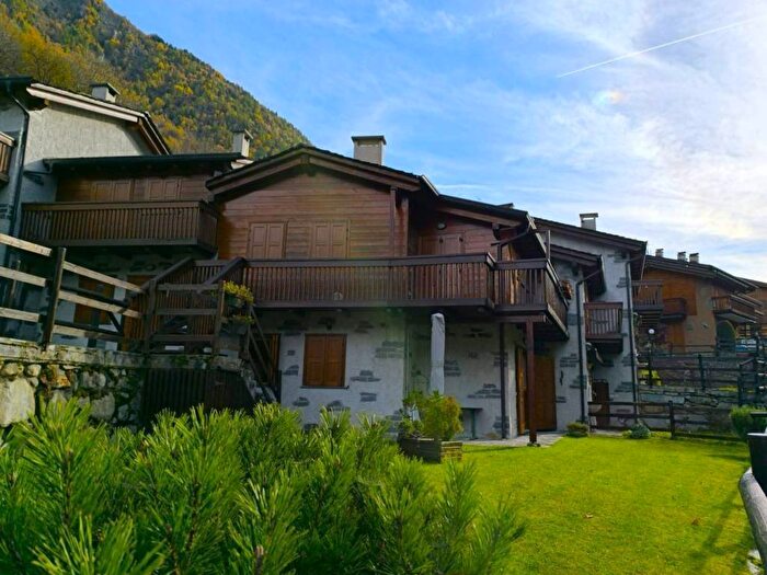 Appartamento trilocale in affitto in Marveggia, Spriana