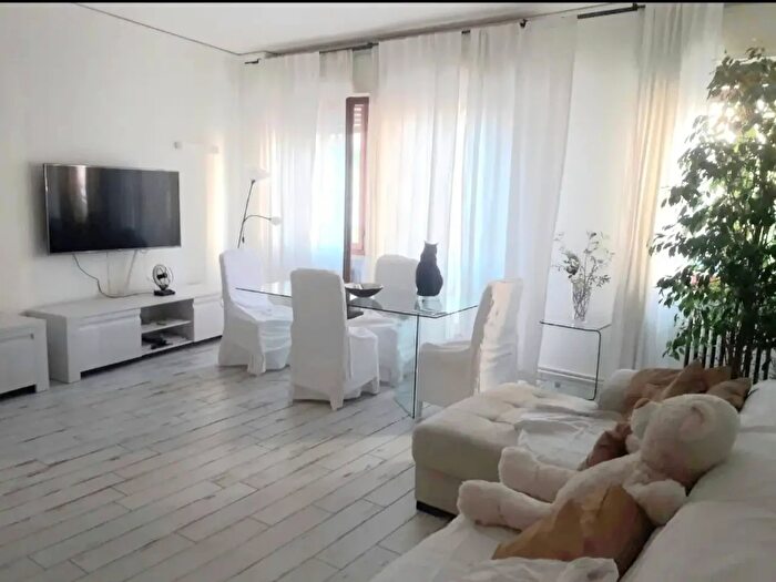 Appartamento con 6 locali in vendita in Via Umberto I, Rovigo