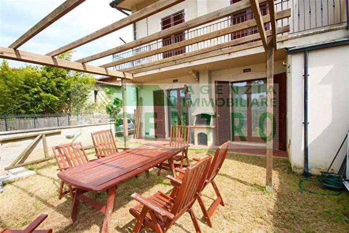 Casa con 6 locali in vendita in Poggibonsi, Poggibonsi