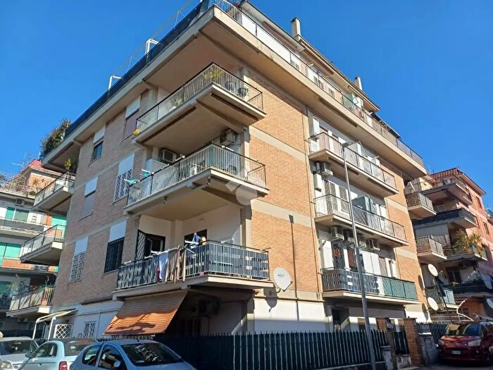 Appartamento monolocale in vendita in Via Edoardo Dalbono, Roma