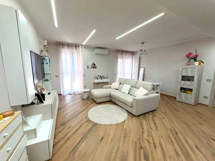 Appartamento quadrilocale in vendita in Via San Francesco d'Assisi, Alessandria