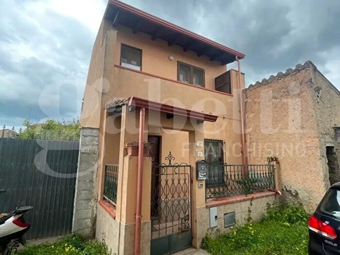 Casa quadrilocale in vendita in Via Mazzini, Terralba
