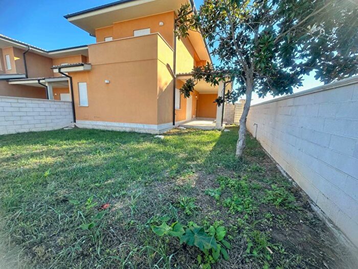Casa quadrilocale in vendita in Via dei Falconieri, Palidoro Tre Denari, Fiumicino