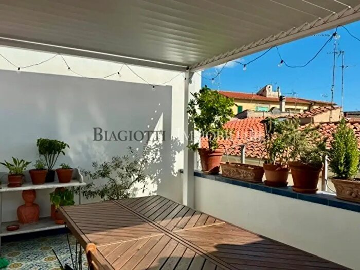 Appartamento con 5 locali in vendita in Livorno