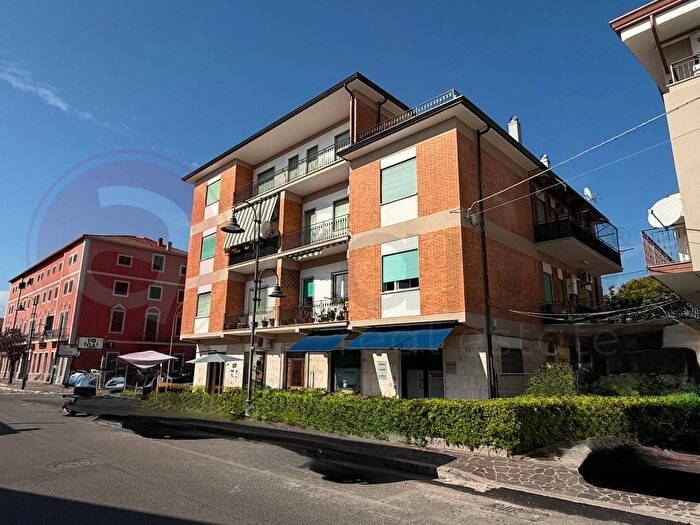 Appartamento con 8 locali in vendita in Via Piave, Roccasecca