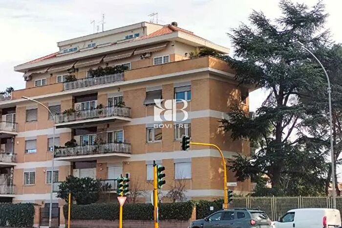 Appartamento con 5 locali in vendita in Via Aurelia RomaAurelio, Roma