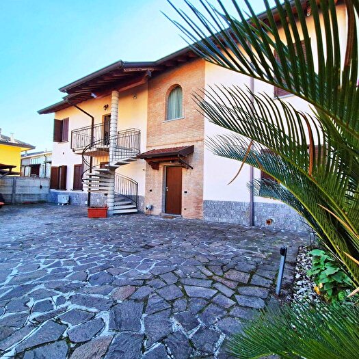 Appartamento bilocale in vendita in Via Daniele Manin, Nova Milanese